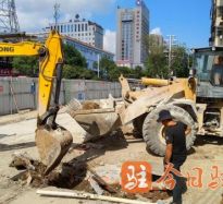 巴巴塔操逼网站高温下的坚守｜道路建设者用汗水铺就畅通路